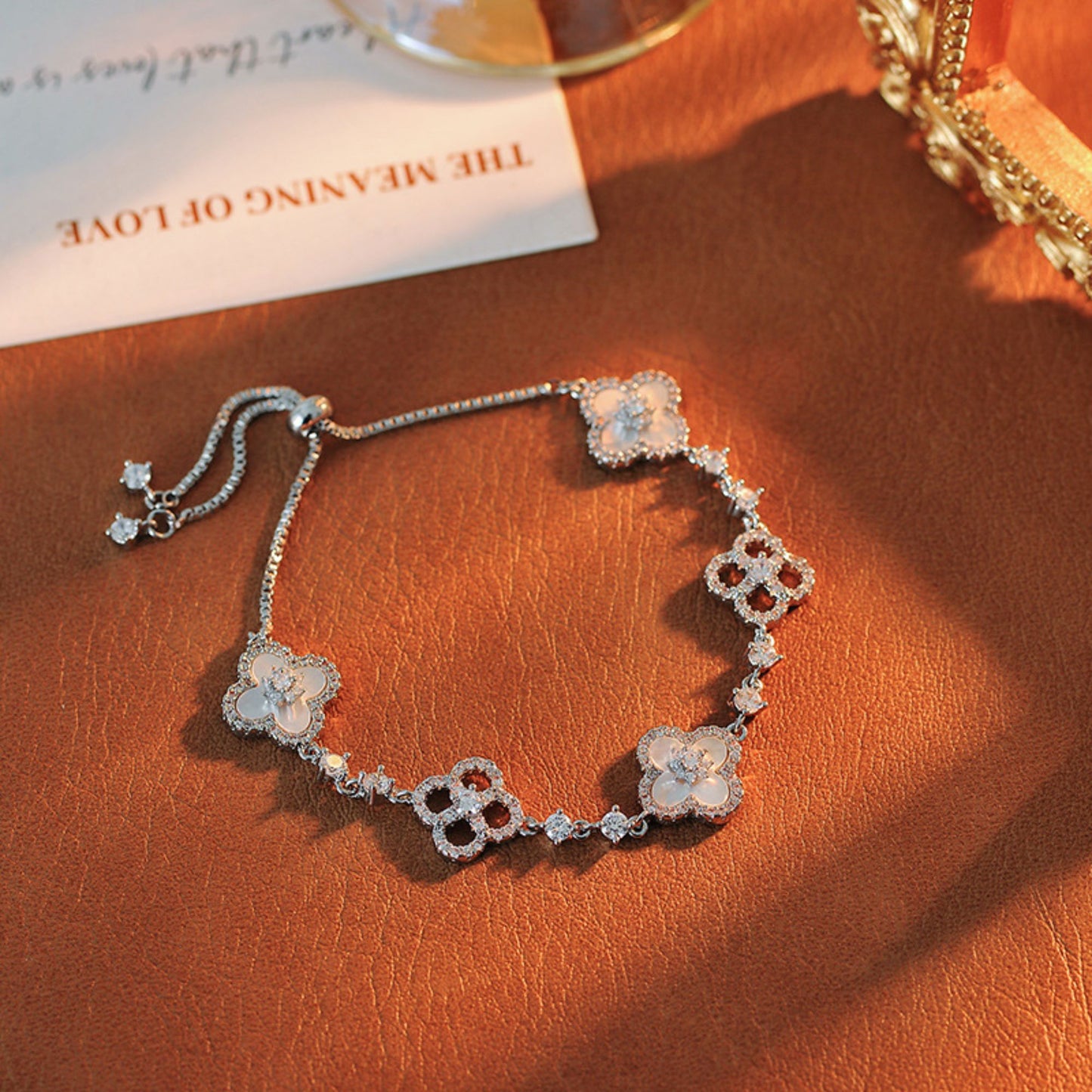 Vintage Clover Bracelet Pink Shell With Micro-Inlaid Zircon Hollow High-End Luxury Hand Jewelry For Women