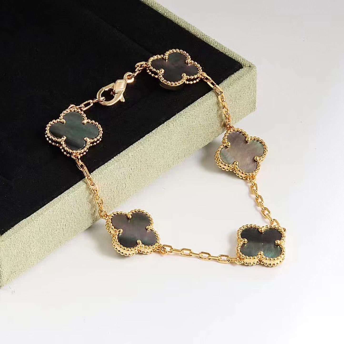 Vintage Clover Bracelet 5 Motifs for Woman