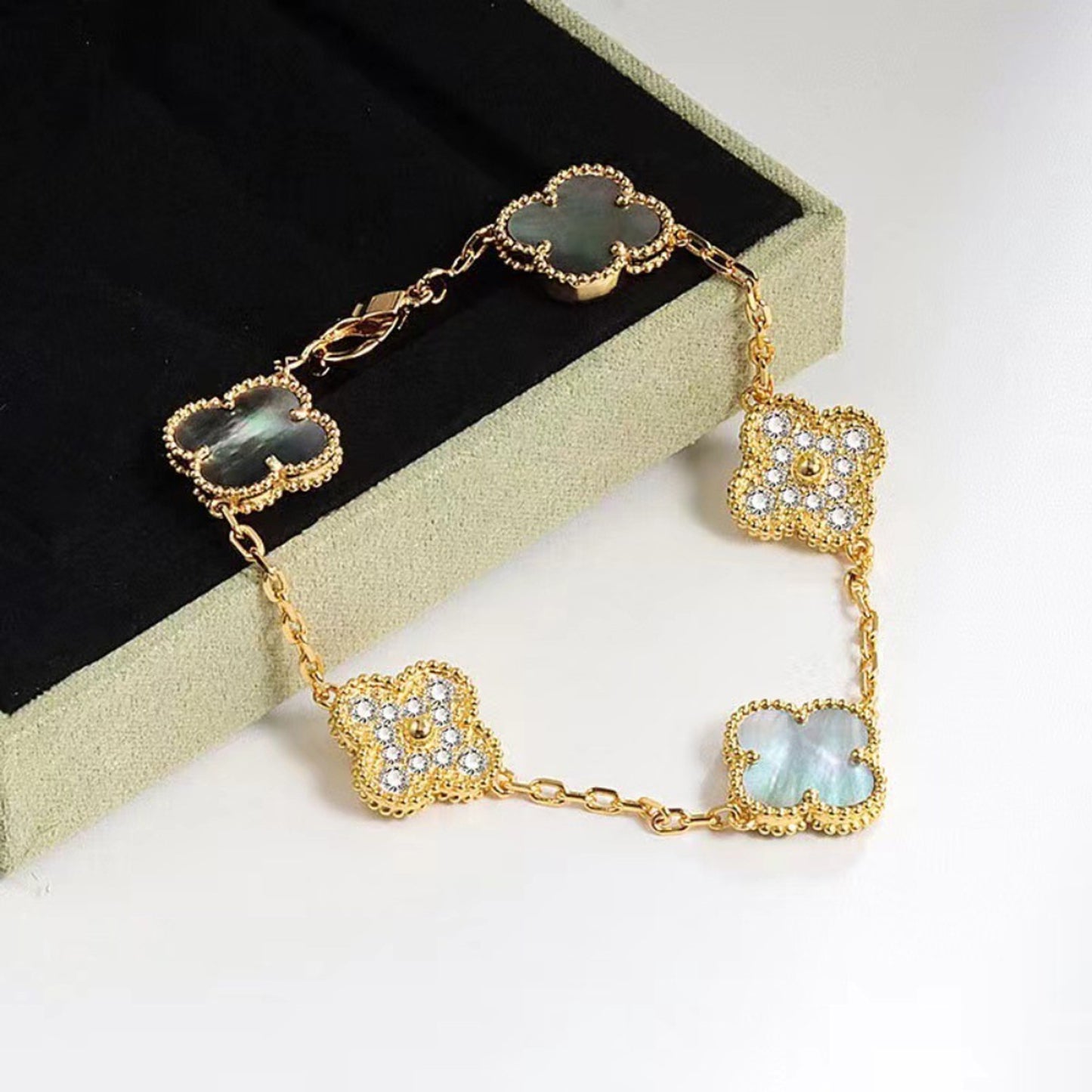 Vintage Clover Bracelet 5 Motifs for Woman