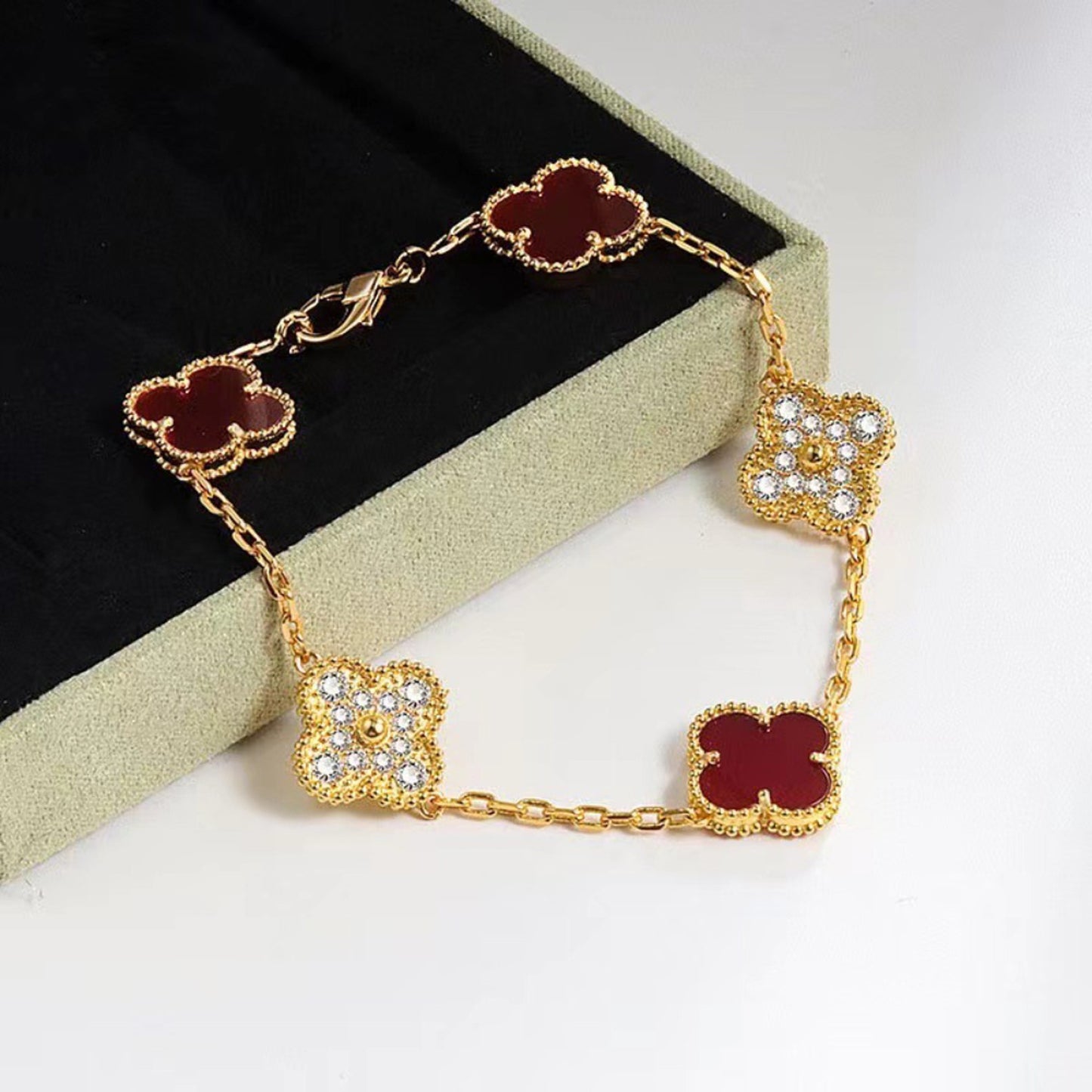 Vintage Clover Bracelet 5 Motifs for Woman