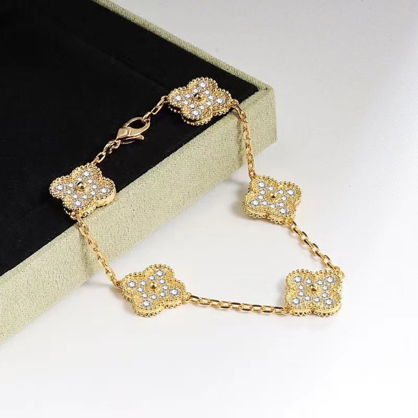 Vintage Clover Bracelet 5 Motifs for Woman