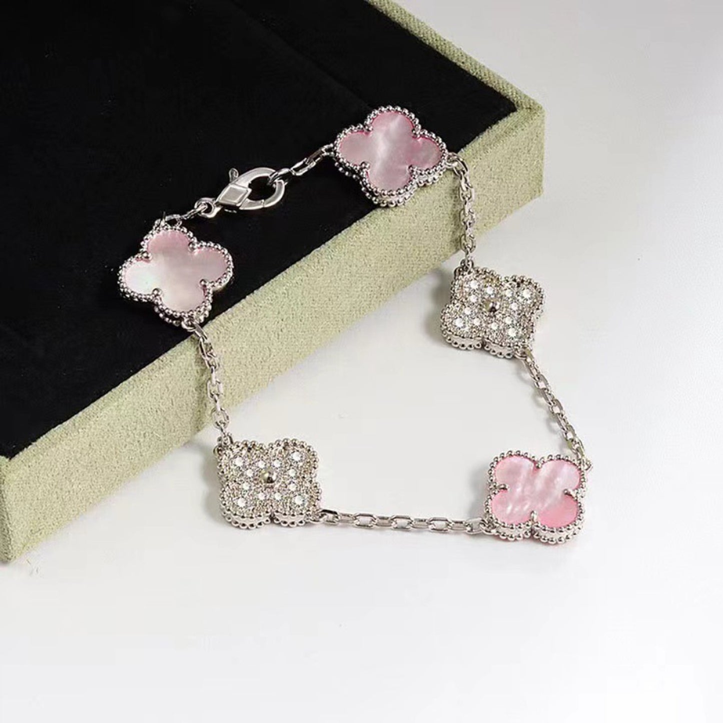 Vintage Clover Bracelet 5 Motifs for Woman