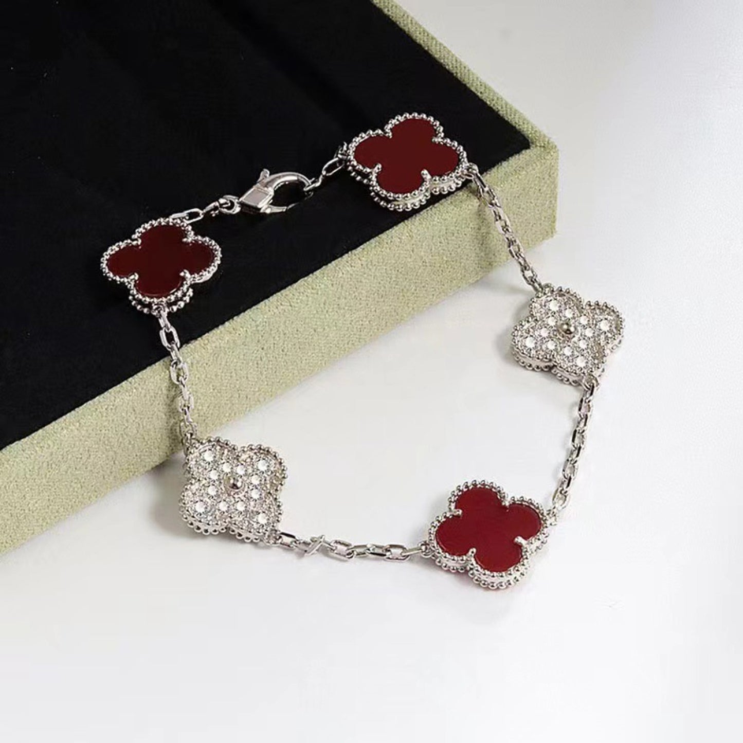 Vintage Clover Bracelet 5 Motifs for Woman