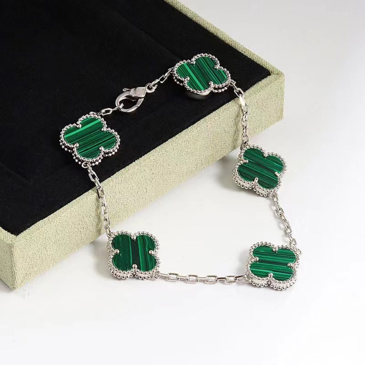 Vintage Clover Bracelet 5 Motifs for Woman