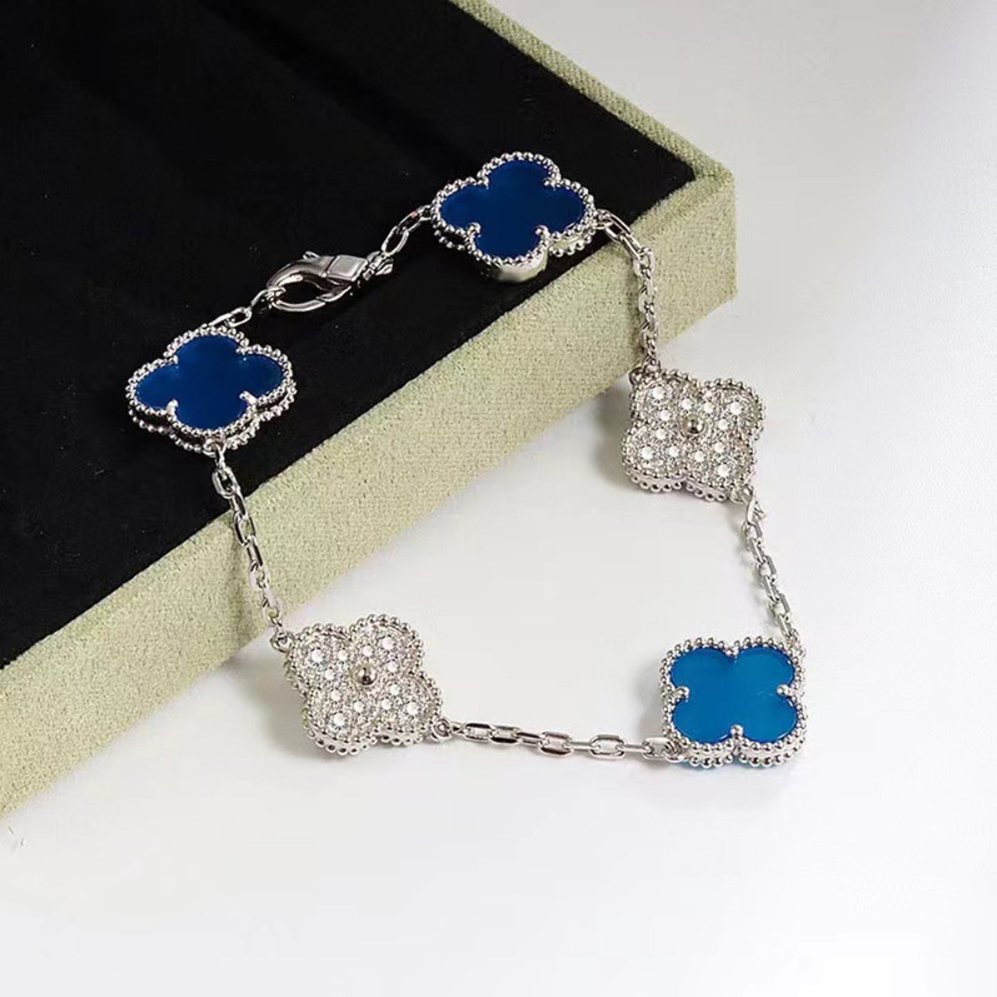 Vintage Clover Bracelet 5 Motifs for Woman