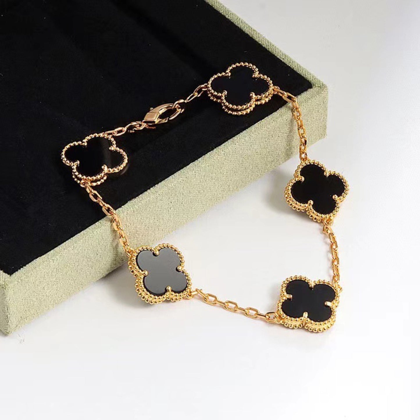 Vintage Clover Bracelet 5 Motifs for Woman