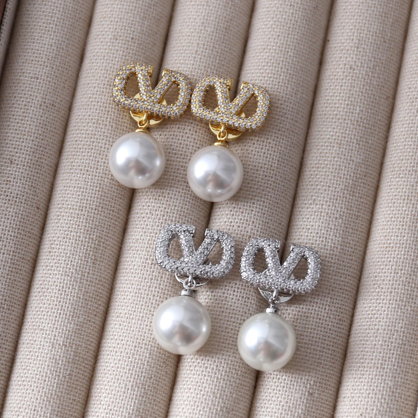 Vintage Pearl Pavé Stud Earrings, Fashionable White Pearl Dangling Earrings, Gold Pearl Earrings for women, Vintage jewelry, Gift for her