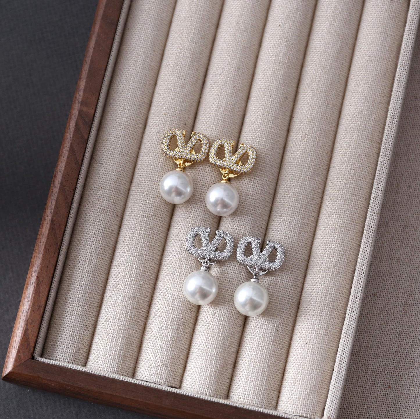 Vintage Pearl Pavé Stud Earrings, Fashionable White Pearl Dangling Earrings, Gold Pearl Earrings for women, Vintage jewelry, Gift for her