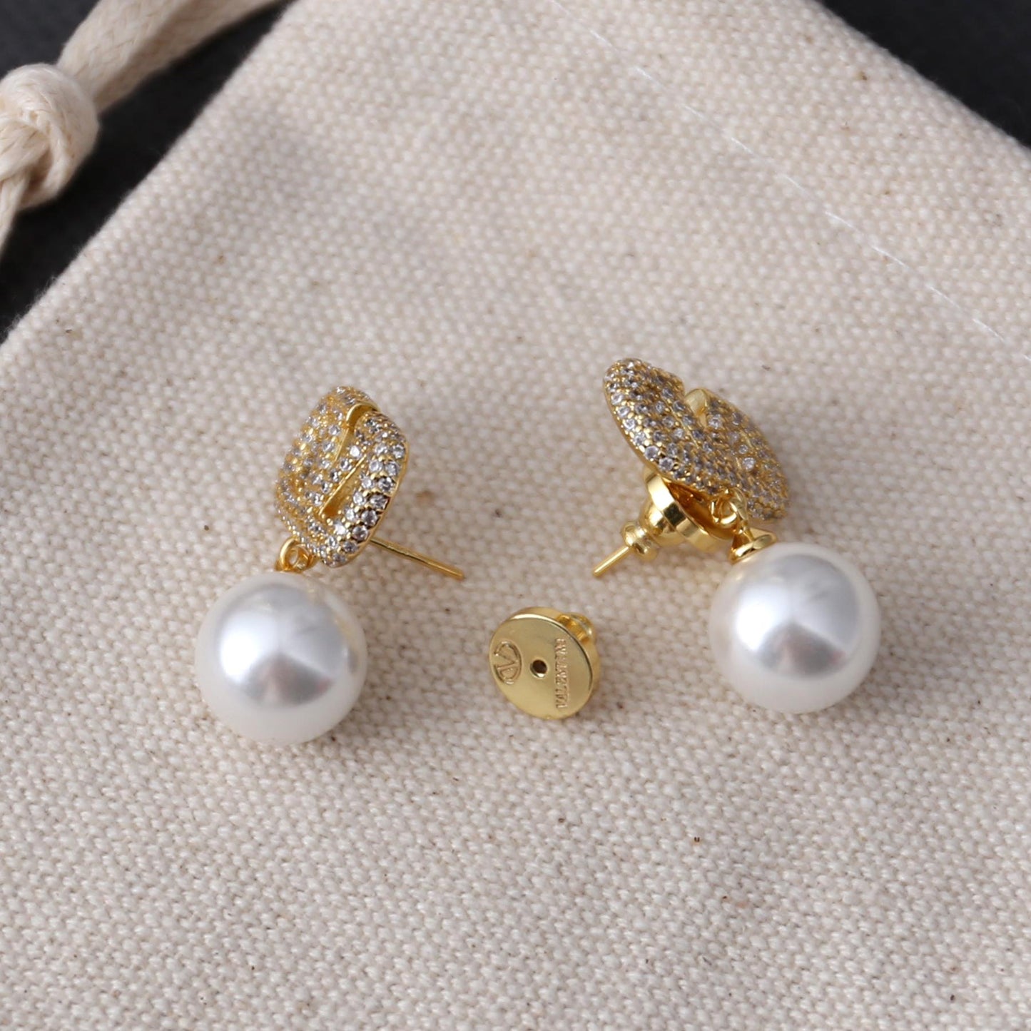 Vintage Pearl Pavé Stud Earrings, Fashionable White Pearl Dangling Earrings, Gold Pearl Earrings for women, Vintage jewelry, Gift for her