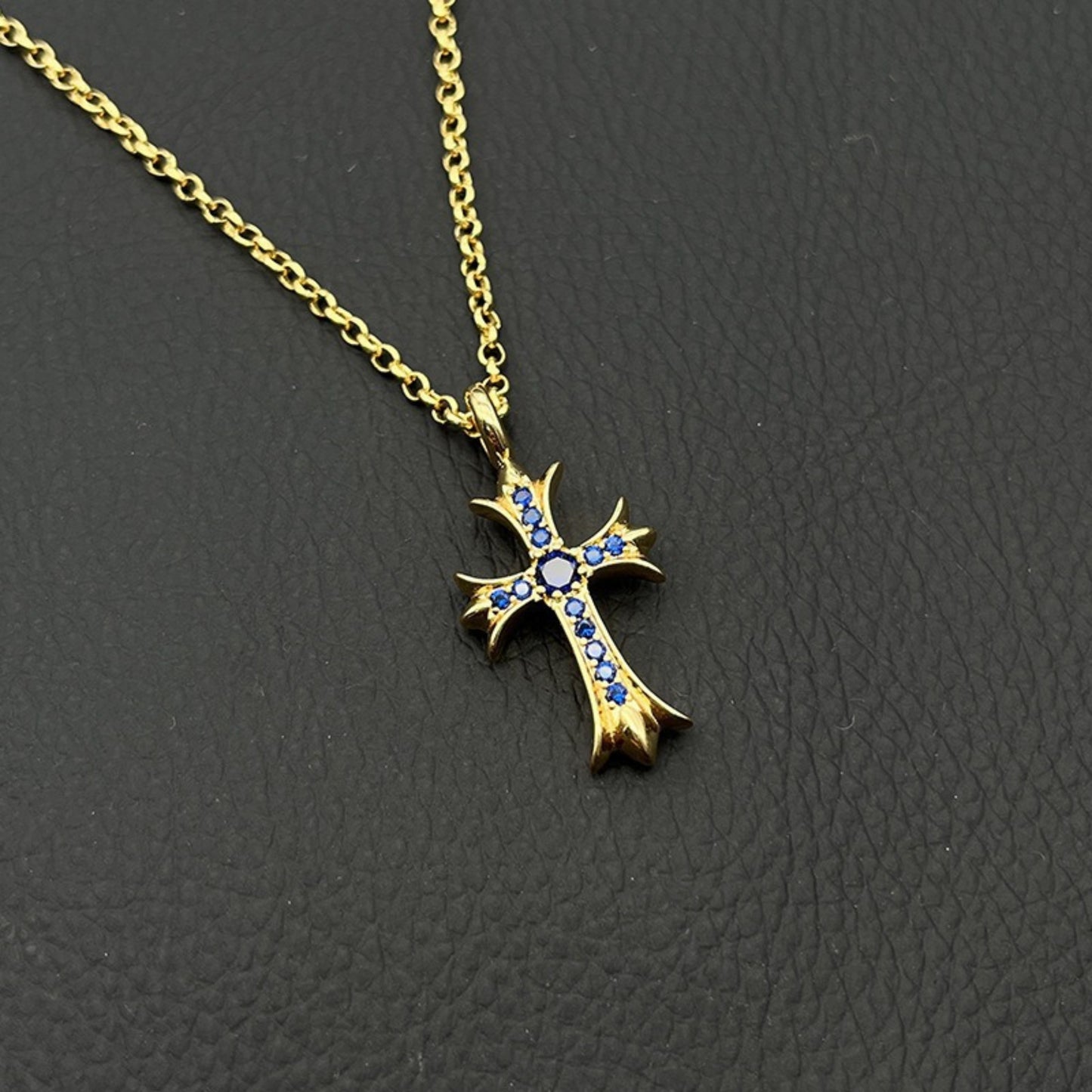 Cross Vintage White Gold Diamond Necklace for Men ＆ Women Designer Eternal Hearts Goth Silver White  Diamond Cross Necklace